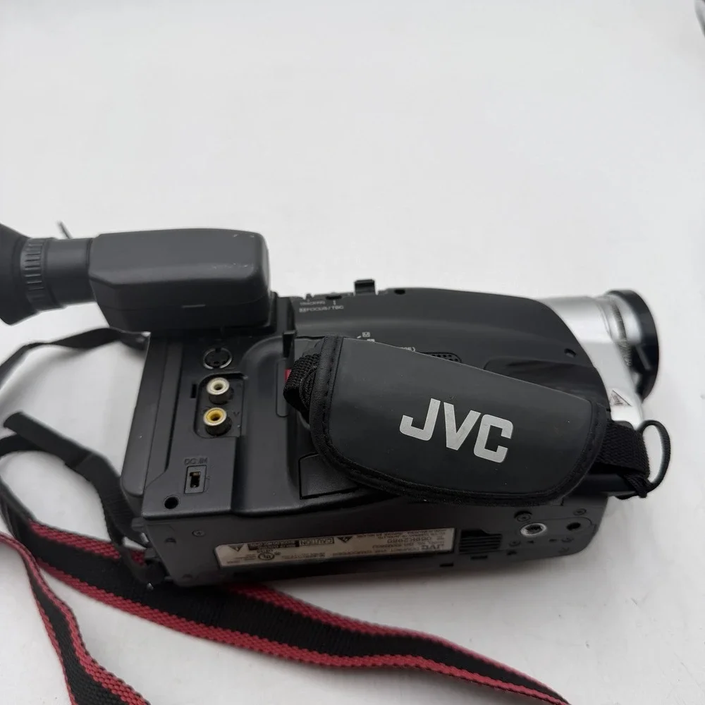 JVC GR-SXM260U Compact VHS-C VHS 700x Digital Zoom Camcorder Tested Working